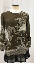 Load image into Gallery viewer, 3/4  Sleeve Blouse
